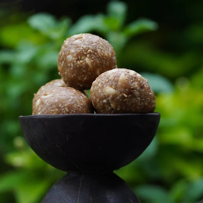 Palli Nuvvula Laddu